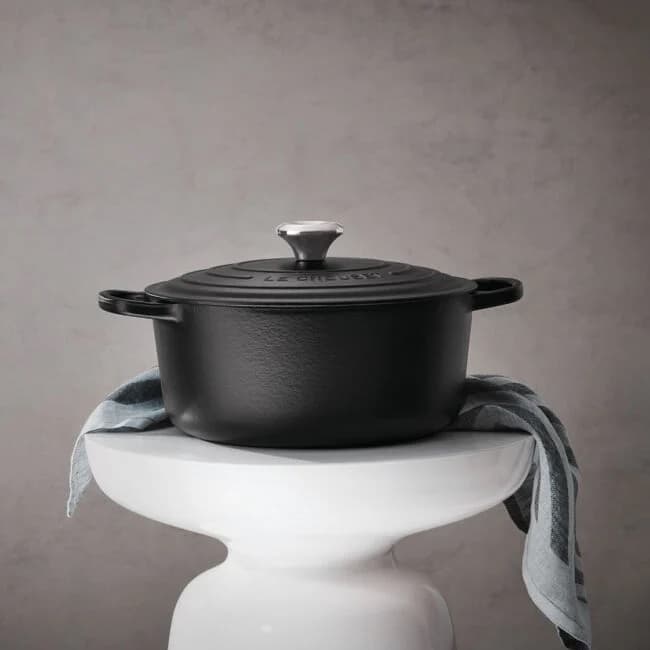 Le Creuset 5.5qt enameled Dutch oven
